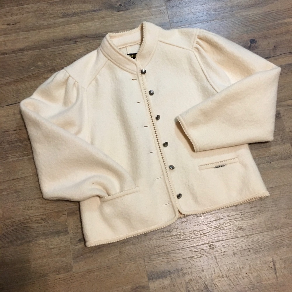 Geiger Cream colored Button down Jacket 38